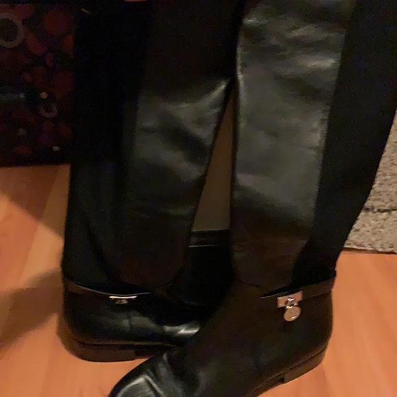 High Black fashion boots Michael Kors barely used. Great condition - Picture 2 of 4